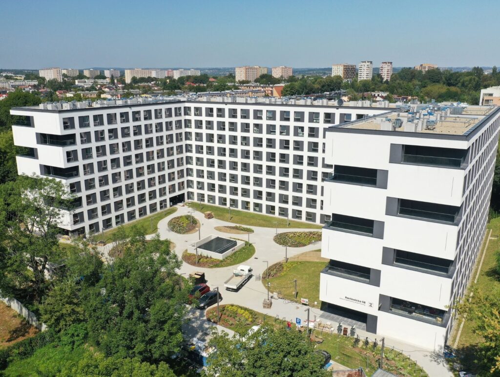 ZEITRAUM Racławicka w Krakowie – nowoczesny akademik z częścią apartamentową na wynajem zrealizowany przez Activ Investment dla ZEITGEIST Asset Management